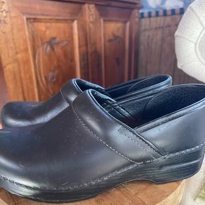 Dansko clogs size 38
